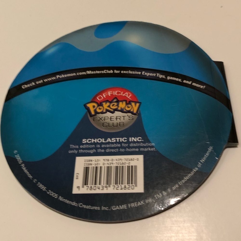 Water Pokédex (Pokémon) Paperback book by Scholastic 2005 (Water Pokemon Types) - Picture 5 of 6
